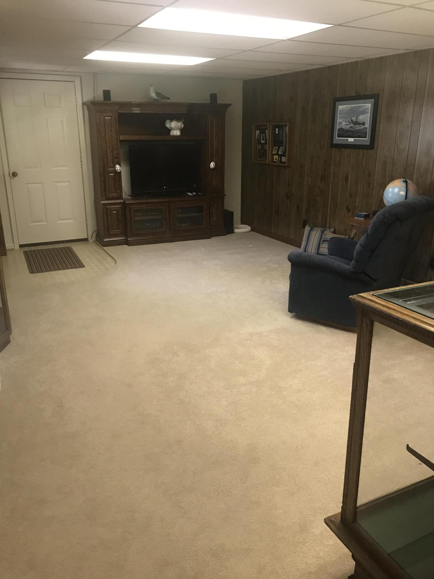 4097 Welcome Valley Road Southeast Roanoke, VA 24014 - Photo 13 of 20 FAMILY ROOM