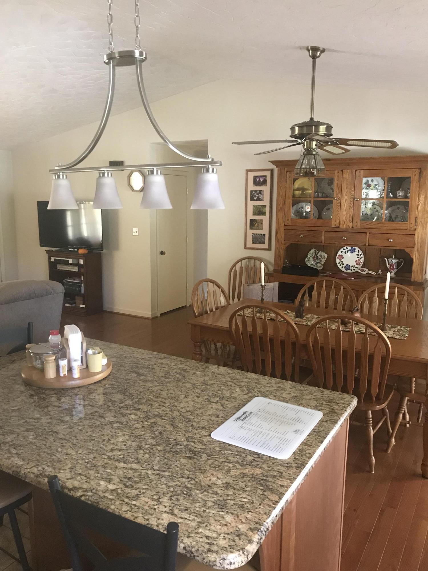 4097 Welcome Valley Road Southeast Roanoke, VA 24014 - Photo 8 of 20 DINING AREA