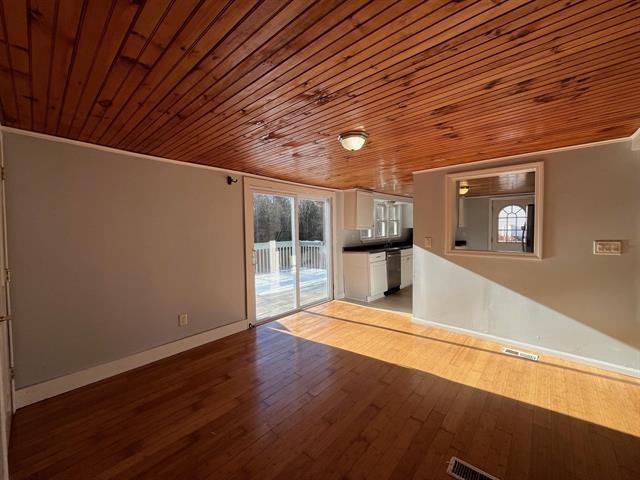 64 Crown Point Road Rochester, NH 03867 - Photo 13 of 28