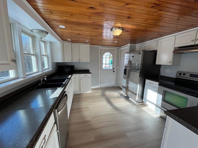 64 Crown Point Road Rochester, NH 03867 - Photo 7 of 28