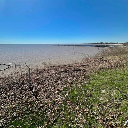 $69,900 | 216 Lakeview Drive, Algoma, WI 54201