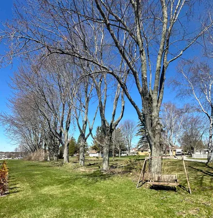 $69,900 | 216 Lakeview Drive, Algoma, WI 54201