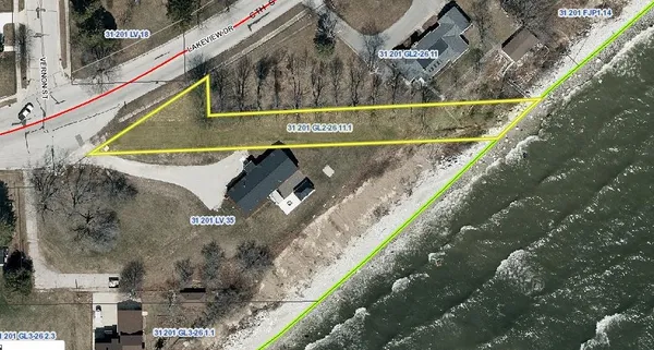 $69,900 | 216 Lakeview Drive, Algoma, WI 54201