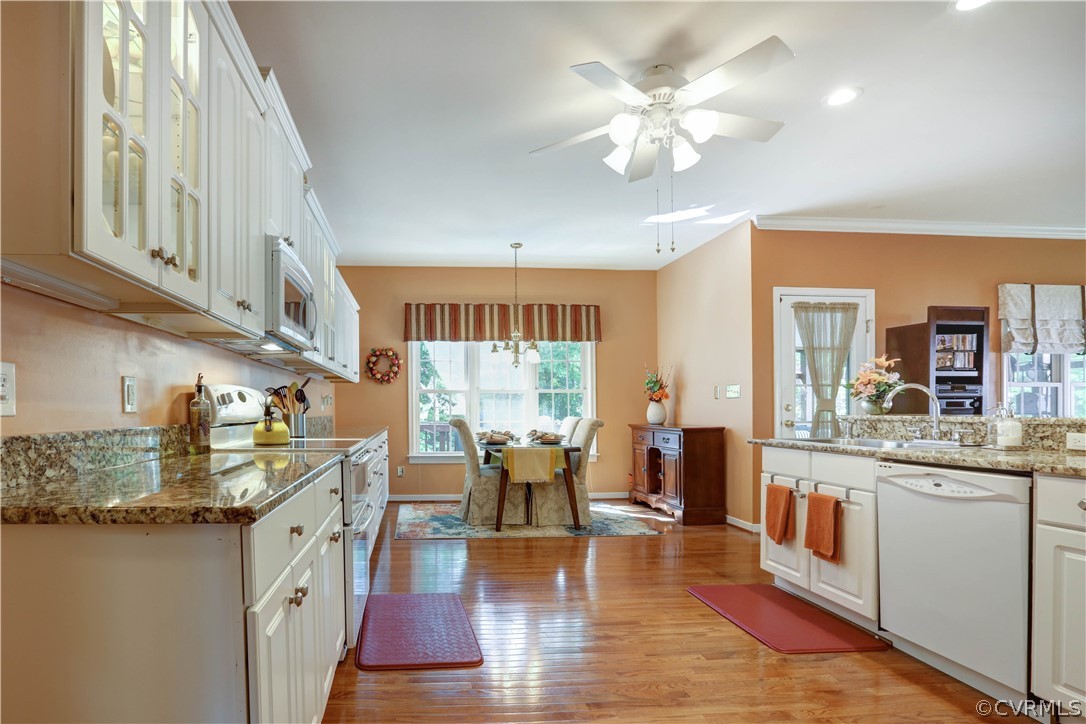 620 Carldan Road Richmond, VA 23227 - Photo 9 of 41 Large Kitchen has plenty of counter and cabinets s