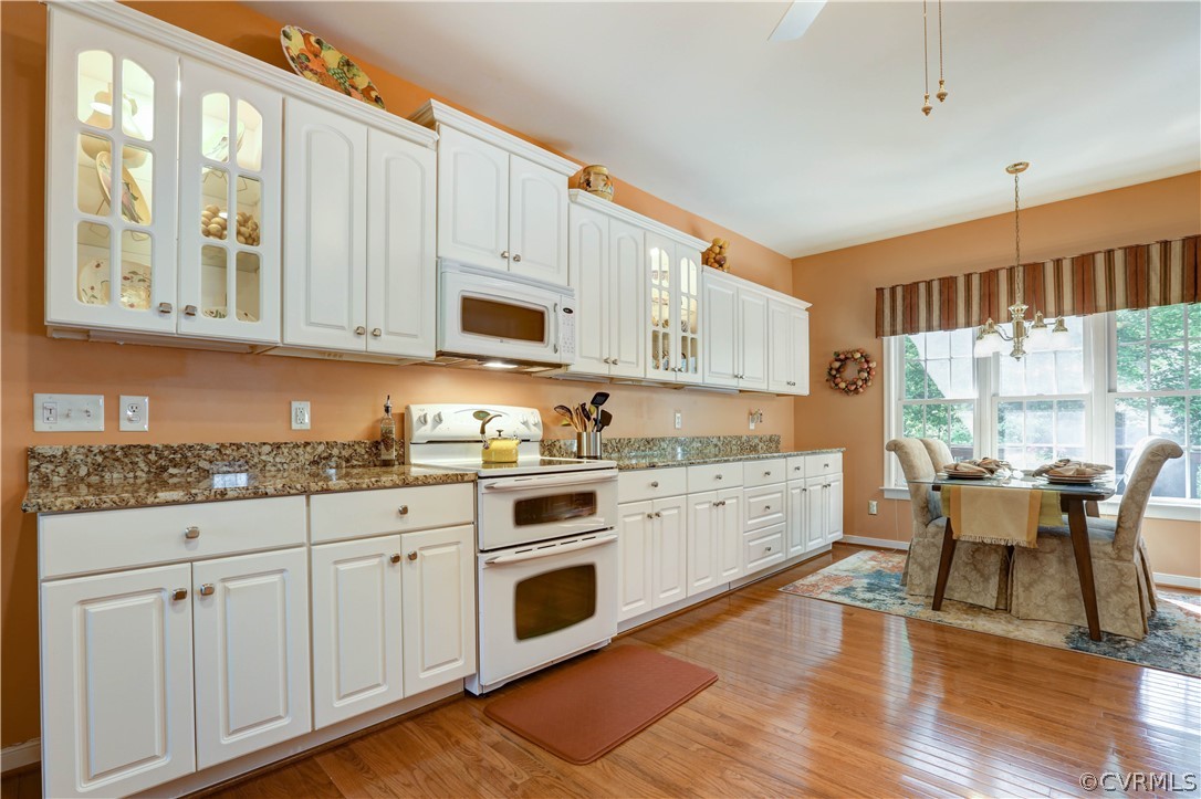 620 Carldan Road Richmond, VA 23227 - Photo 10 of 41 Kitchen has range with 2 ovens and lighted glass f