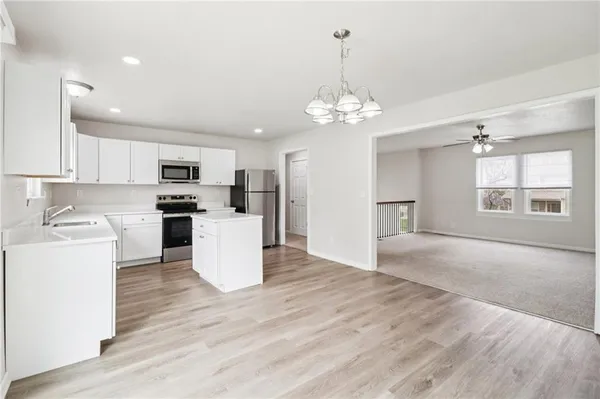 $409,900 | 1307 Northwest Hilltop Lane, Grain Valley, MO 64029