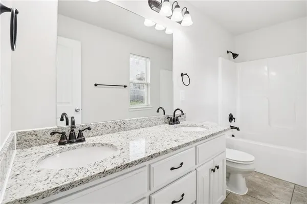 $409,900 | 1307 Northwest Hilltop Lane, Grain Valley, MO 64029