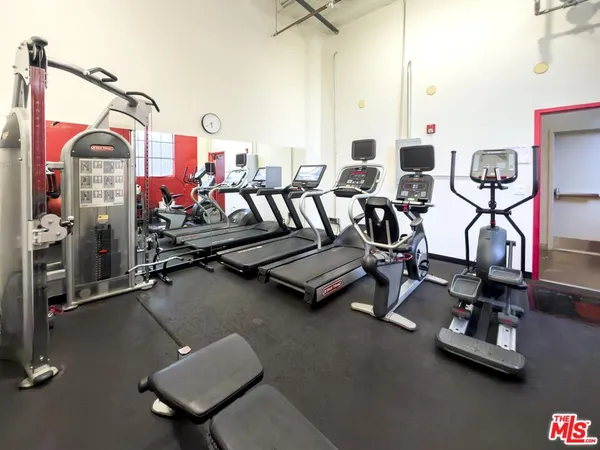 $2,050 | 420 San Pedro Street, Unit 405, Los Angeles, CA 90013