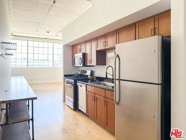$2,050 | 420 San Pedro Street, Unit 405, Los Angeles, CA 90013