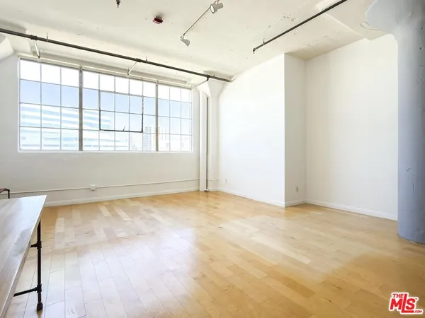 $2,050 | 420 San Pedro Street, Unit 405, Los Angeles, CA 90013
