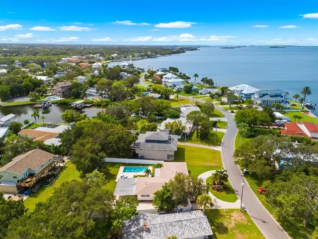 $615,000 | 125 Carlyle Drive, Palm Harbor, FL 34683