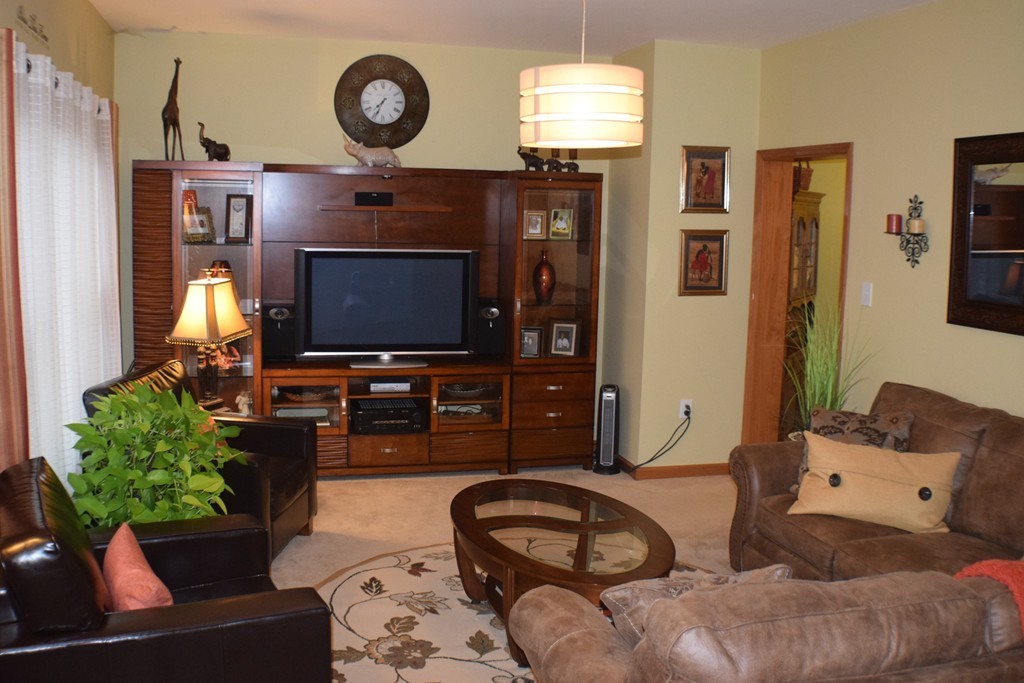 8 Arrowsic Street Worcester, MA 01606 - Photo 2 of 19 Gallery Image 2