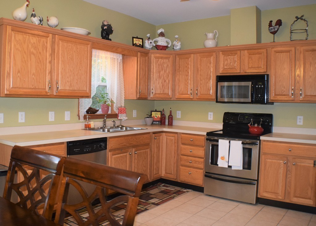 8 Arrowsic Street Worcester, MA 01606 - Photo 4 of 19 Gallery Image 4