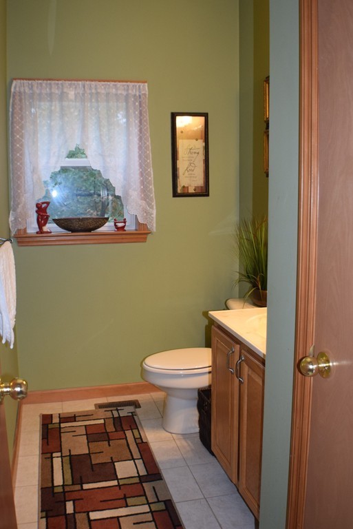 8 Arrowsic Street Worcester, MA 01606 - Photo 7 of 19 Gallery Image 7