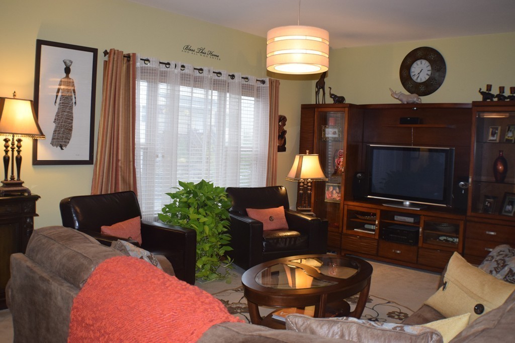 8 Arrowsic Street Worcester, MA 01606 - Photo 9 of 19 Gallery Image 9