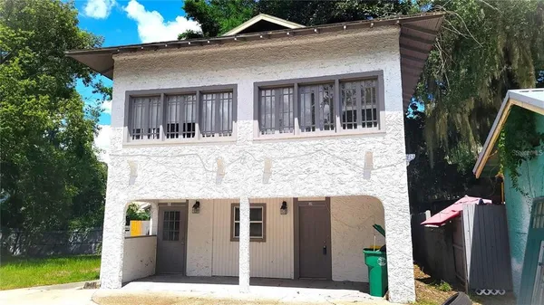 $1,395 | 137 South Stone Street, DeLand, FL 32720