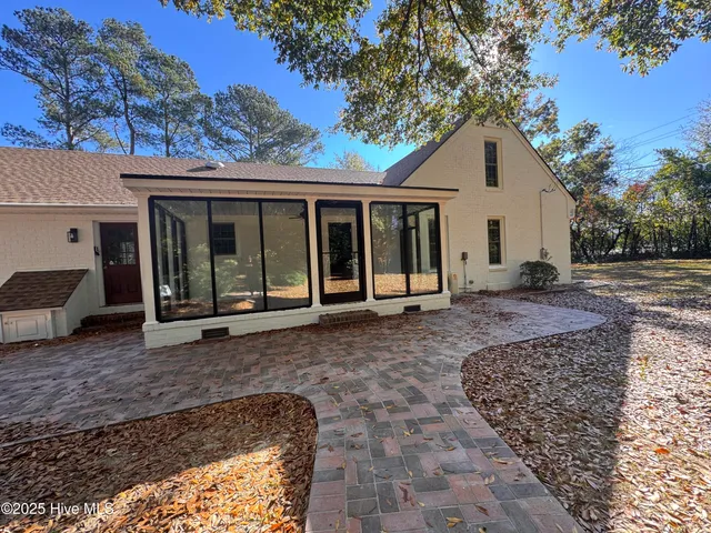 $499,999 | 101 Forest Drive, Clinton, NC 28328