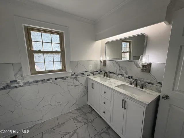 $499,999 | 101 Forest Drive, Clinton, NC 28328