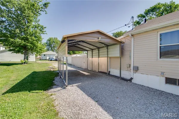 $59,900 | 124 East 7th Street, Roxana, IL 62084