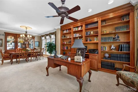 $1,100,000 | 6 Upper Conway Lane, Chesterfield, MO 63017