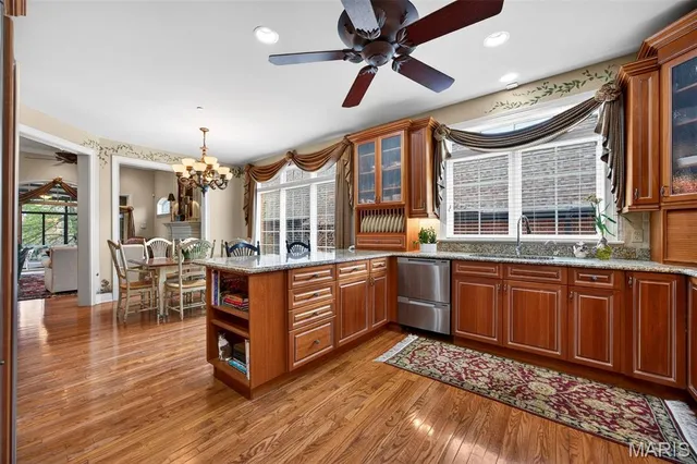 $1,250,000 | 6 Upper Conway Lane, Chesterfield, MO 63017