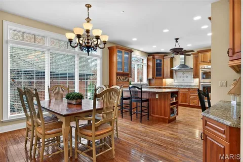 $1,100,000 | 6 Upper Conway Lane, Chesterfield, MO 63017