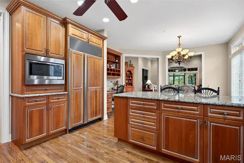 $1,100,000 | 6 Upper Conway Lane, Chesterfield, MO 63017