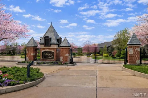 $1,100,000 | 6 Upper Conway Lane, Chesterfield, MO 63017