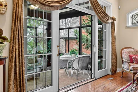 $1,250,000 | 6 Upper Conway Lane, Chesterfield, MO 63017