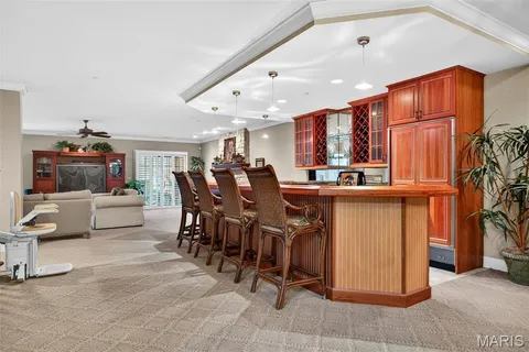 $1,100,000 | 6 Upper Conway Lane, Chesterfield, MO 63017