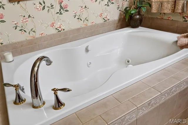 $1,250,000 | 6 Upper Conway Lane, Chesterfield, MO 63017