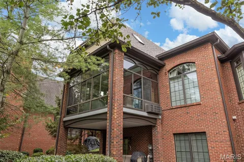 $1,100,000 | 6 Upper Conway Lane, Chesterfield, MO 63017