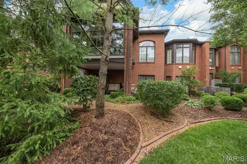 $1,100,000 | 6 Upper Conway Lane, Chesterfield, MO 63017