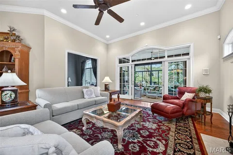 $1,100,000 | 6 Upper Conway Lane, Chesterfield, MO 63017