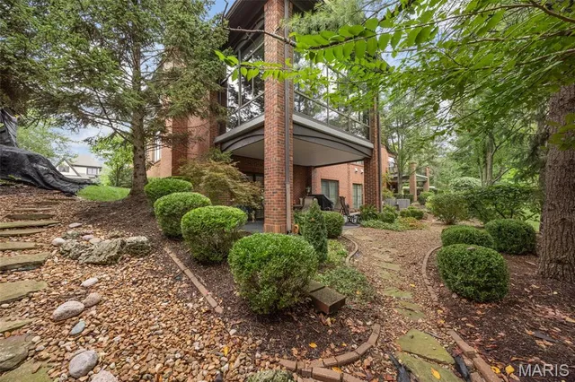 $1,250,000 | 6 Upper Conway Lane, Chesterfield, MO 63017