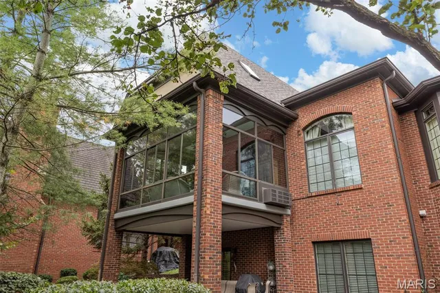 $1,250,000 | 6 Upper Conway Lane, Chesterfield, MO 63017