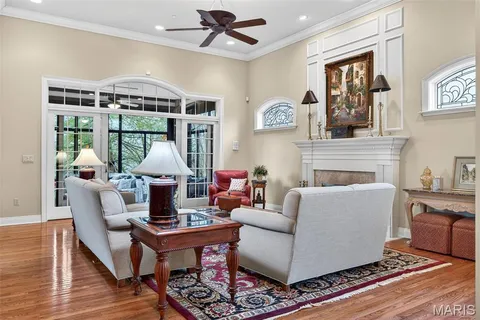 $1,100,000 | 6 Upper Conway Lane, Chesterfield, MO 63017