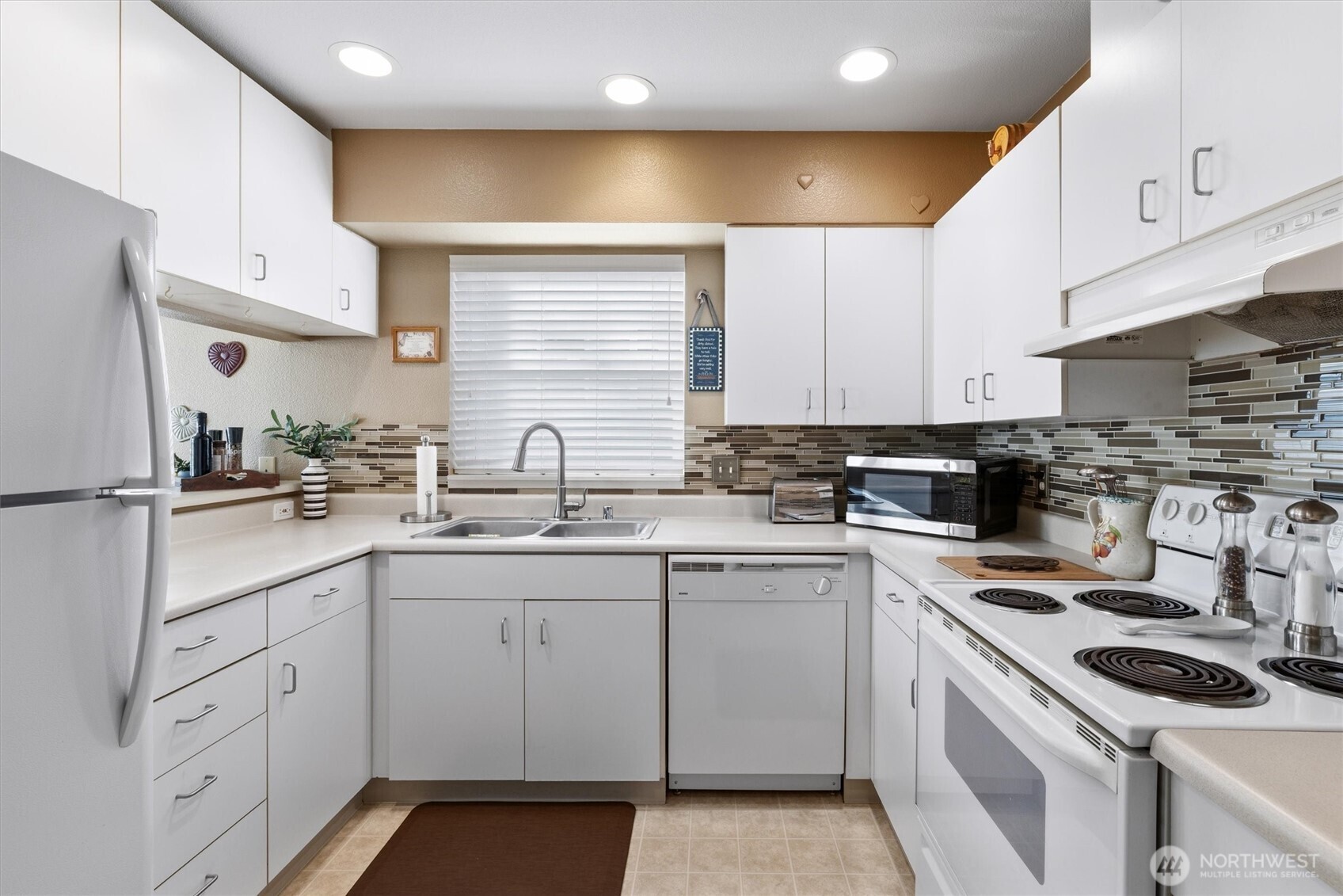 3309 South Mead Street Seattle, WA 98118 - Photo 13 of 31