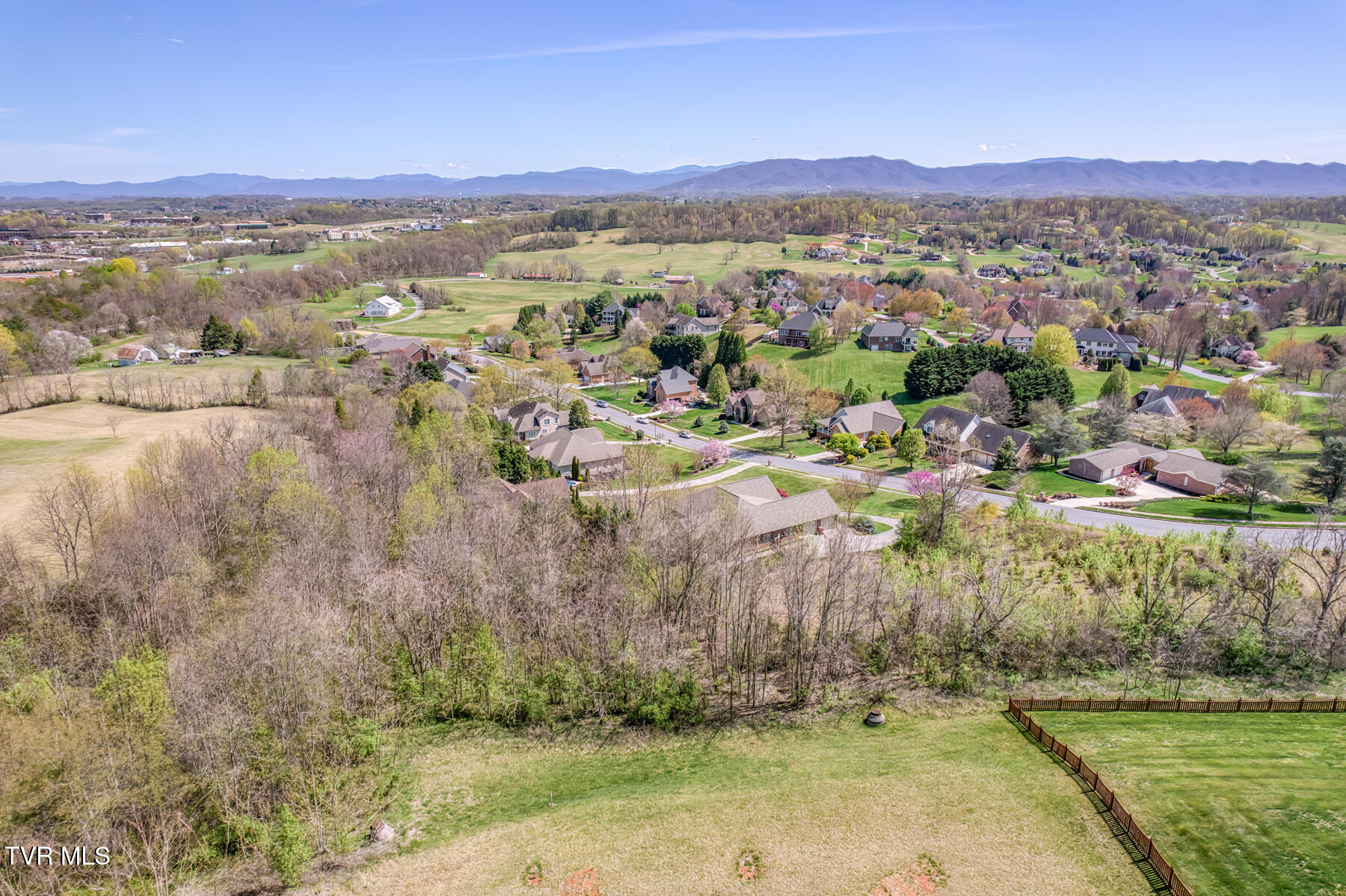 125 Simmons Ridge, Unit 8 Johnson City, TN 37604 - Photo 13 of 19 125 Simmons Ridge-13