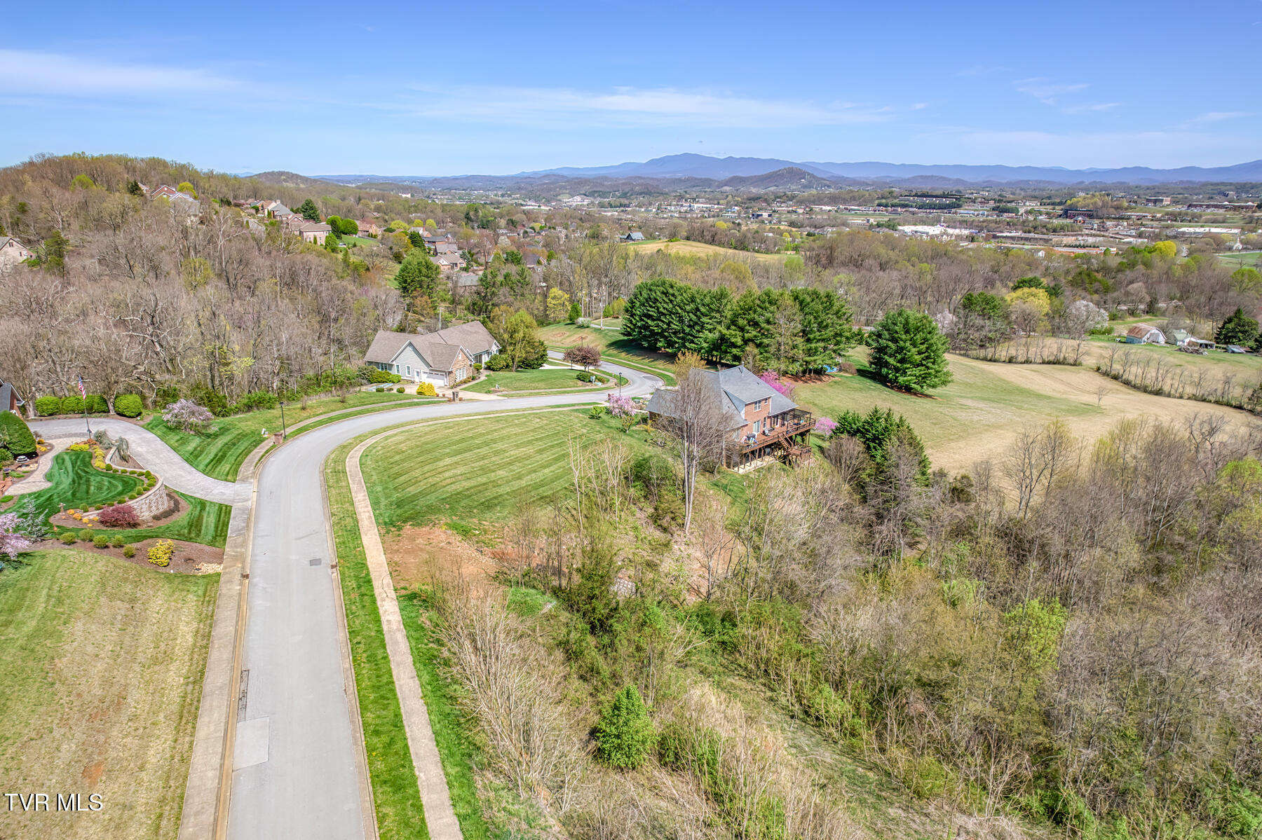 125 Simmons Ridge, Unit 8 Johnson City, TN 37604 - Photo 15 of 19 125 Simmons Ridge-15