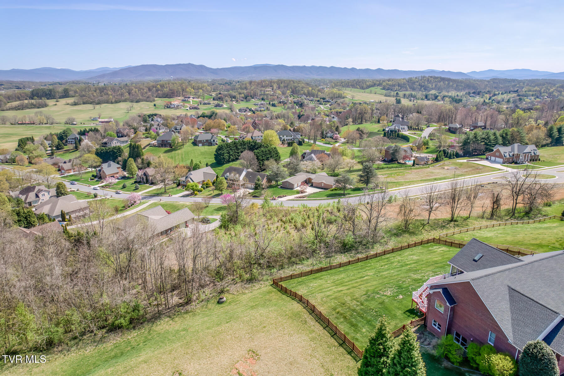 125 Simmons Ridge, Unit 8 Johnson City, TN 37604 - Photo 16 of 19 125 Simmons Ridge-16