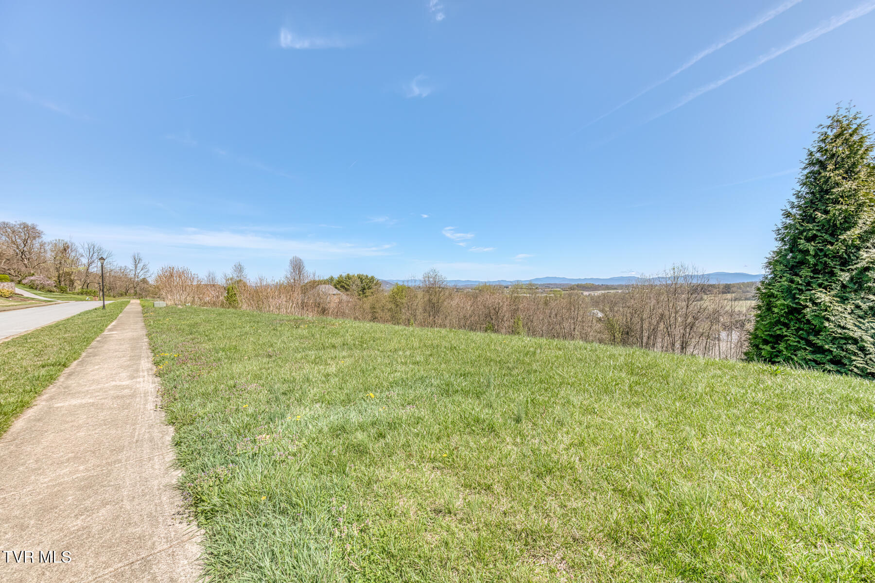 125 Simmons Ridge, Unit 8 Johnson City, TN 37604 - Photo 5 of 19 125 Simmons Ridge-5