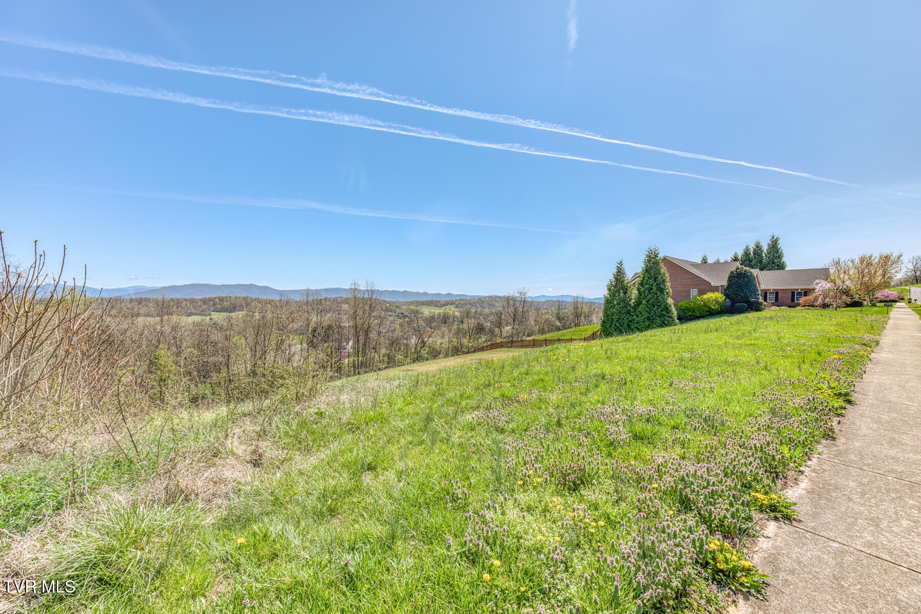 125 Simmons Ridge, Unit 8 Johnson City, TN 37604 - Photo 7 of 19 125 Simmons Ridge-7