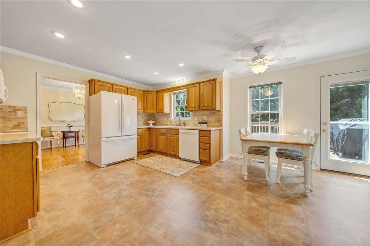 604 Castleridge Road Vinton, VA 24179 - Photo 15 of 48 Kitchen