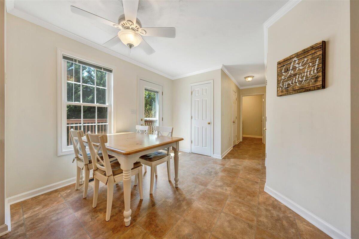 604 Castleridge Road Vinton, VA 24179 - Photo 22 of 48 Breakfast Area