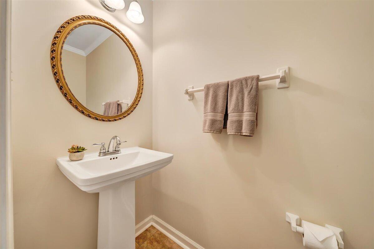 604 Castleridge Road Vinton, VA 24179 - Photo 23 of 48 Half Bath