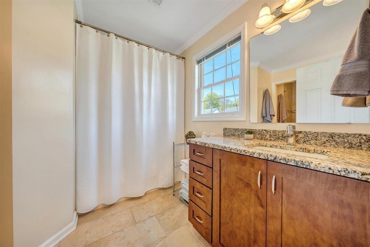 604 Castleridge Road Vinton, VA 24179 - Photo 27 of 48 Master Bath