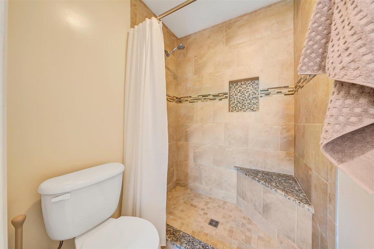 604 Castleridge Road Vinton, VA 24179 - Photo 29 of 48 Master Bath