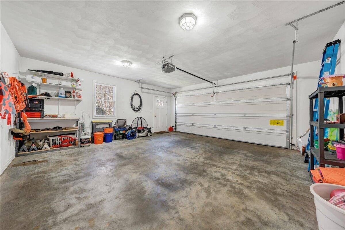 604 Castleridge Road Vinton, VA 24179 - Photo 40 of 48 Garage