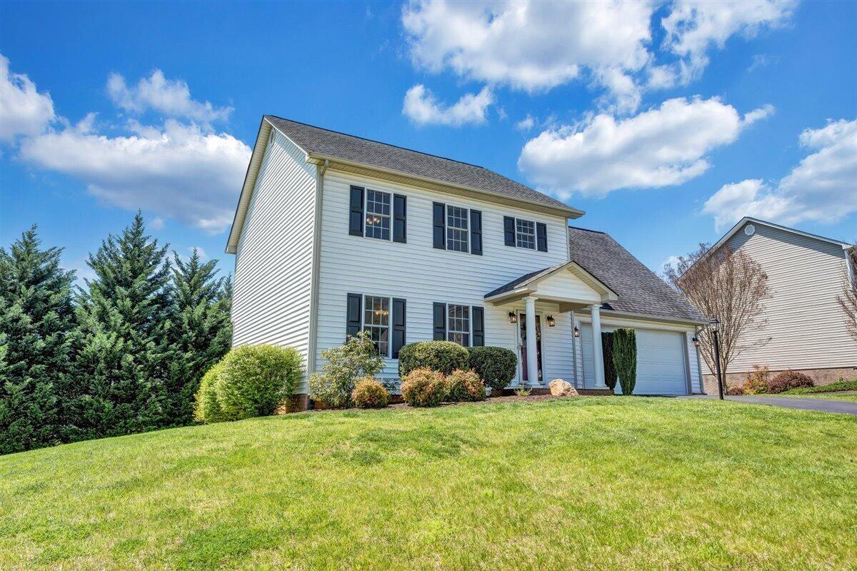604 Castleridge Road Vinton, VA 24179 - Photo 4 of 48 Garage